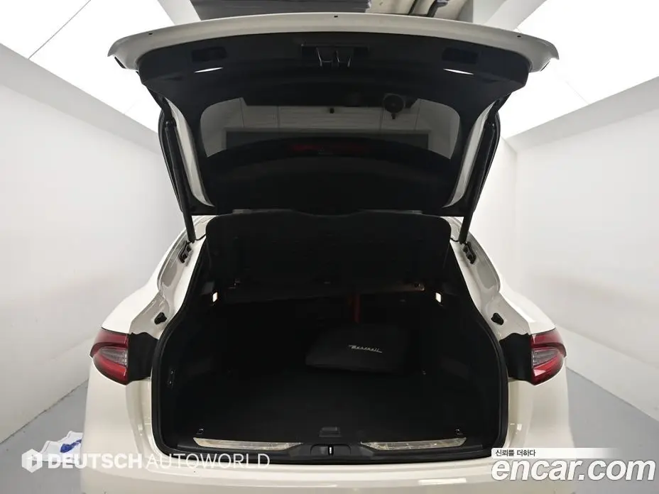 Maserati Levante 2017 3.0 автомат (гидро), фото 18 Maserati Levante 2017 3.0 автомат (гидро), фото 18
