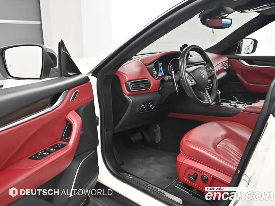 Maserati Levante 2017 3.0 автомат (гидро), фото 8 Maserati Levante 2017 3.0 автомат (гидро), фото 8