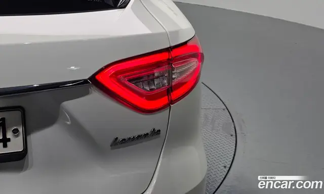 Maserati Levante 2018 3.0 автомат (гидро), миниатюра 9