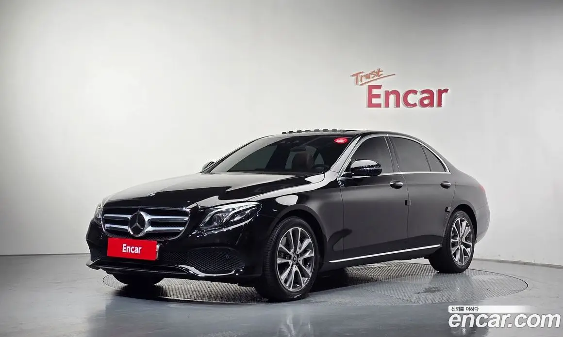 Mercedes-Benz E-Class 2018 2.0 автомат (гидро), фото 1 Mercedes-Benz E-Class 2018 2.0 автомат (гидро), фото 1