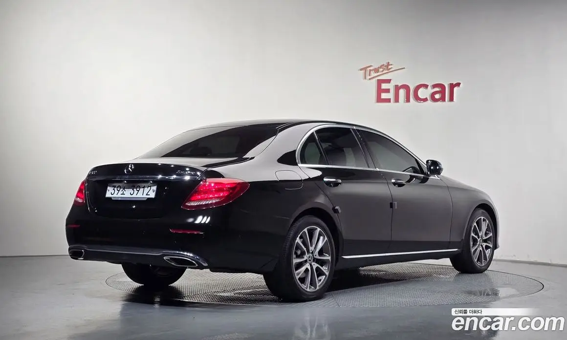Mercedes-Benz E-Class 2018 2.0 автомат (гидро), фото 2 Mercedes-Benz E-Class 2018 2.0 автомат (гидро), фото 2
