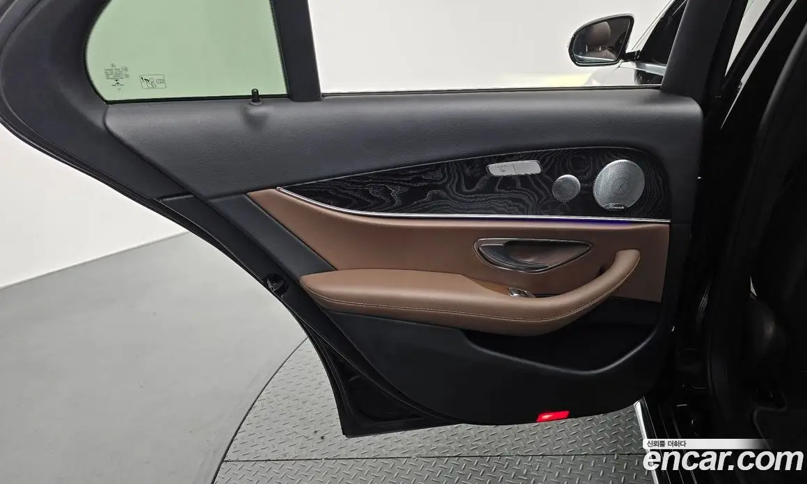 Mercedes-Benz E-Class 2018 2.0 автомат (гидро), фото 15 Mercedes-Benz E-Class 2018 2.0 автомат (гидро), фото 15