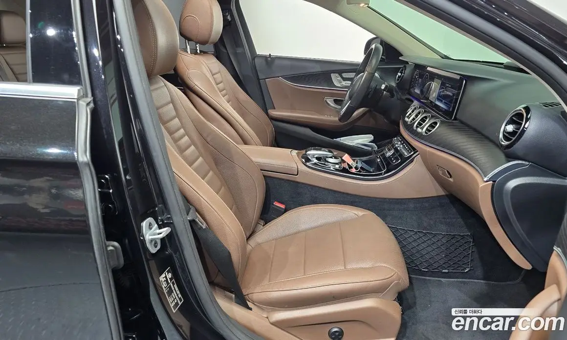 Mercedes-Benz E-Class 2018 2.0 автомат (гидро), фото 16 Mercedes-Benz E-Class 2018 2.0 автомат (гидро), фото 16