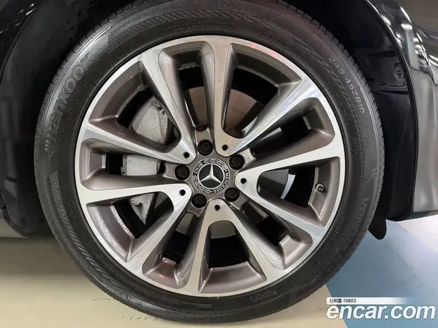 Mercedes-Benz E-Class 2018 2.0 автомат (гидро), миниатюра 5 Mercedes-Benz E-Class 2018 2.0 автомат (гидро), миниатюра 5