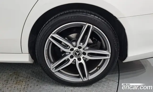 Mercedes-Benz E-Class 2019 2.0 автомат (гидро), миниатюра 7