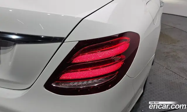 Mercedes-Benz E-Class 2019 2.0 автомат (гидро), миниатюра 9
