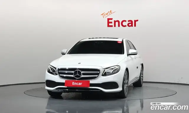 Mercedes-Benz E-Class 2019 2.0 автомат (гидро), миниатюра 3