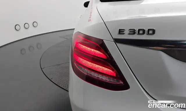 Mercedes-Benz E-Class 2019 2.0 автомат (гидро), миниатюра 9