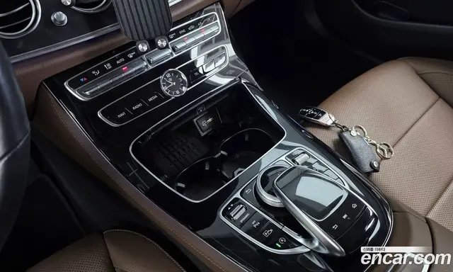 Mercedes-Benz E-Class 2019 2.0 автомат (гидро), миниатюра 12