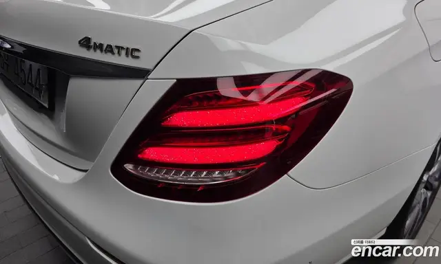 Mercedes-Benz E-Class 2019 2.0 автомат (гидро), миниатюра 9