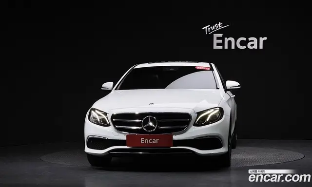 Mercedes-Benz E-Class 2020 2.0 автомат (гидро), миниатюра 2