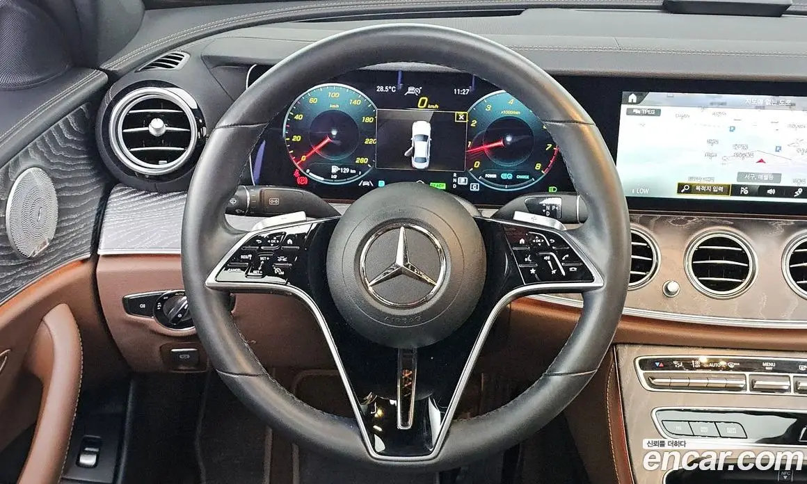 Mercedes-Benz E-Class 2023 2.0 автомат (гидро), фото 11