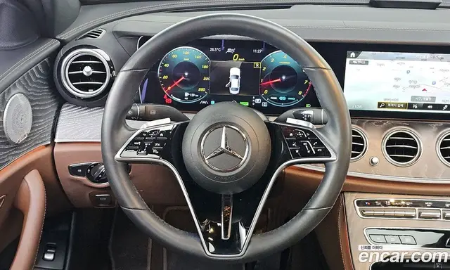 Mercedes-Benz E-Class 2023 2.0 автомат (гидро), миниатюра 11