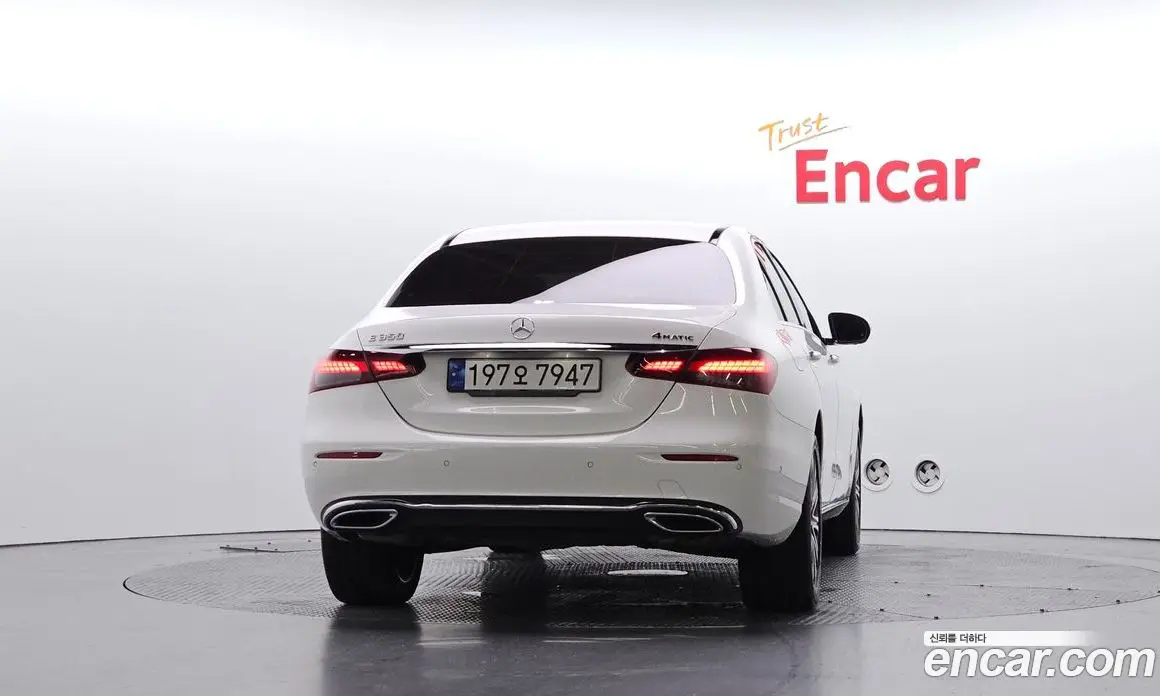 Mercedes-Benz E-Class 2023 2.0 автомат (гидро), фото 4
