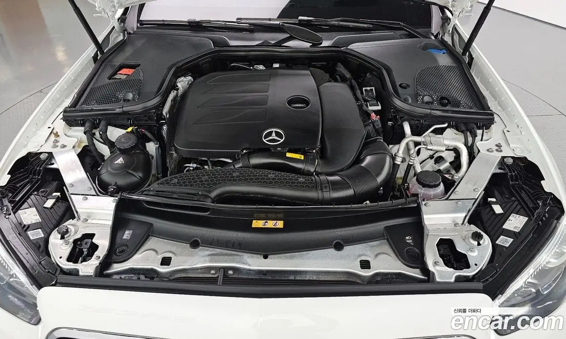 Mercedes-Benz E-Class 2023 2.0 автомат (гидро), фото 6