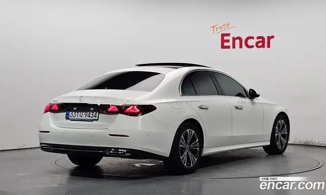 Mercedes-Benz E-Class 2024 2.0 автомат (гидро), миниатюра 2