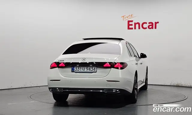 Mercedes-Benz E-Class 2024 2.0 автомат (гидро), миниатюра 4