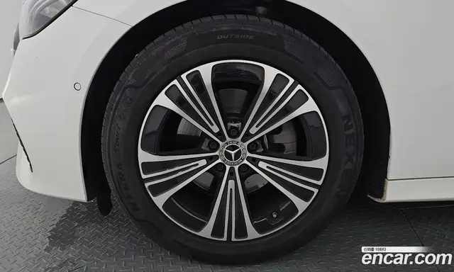 Mercedes-Benz E-Class 2024 2.0 автомат (гидро), миниатюра 5