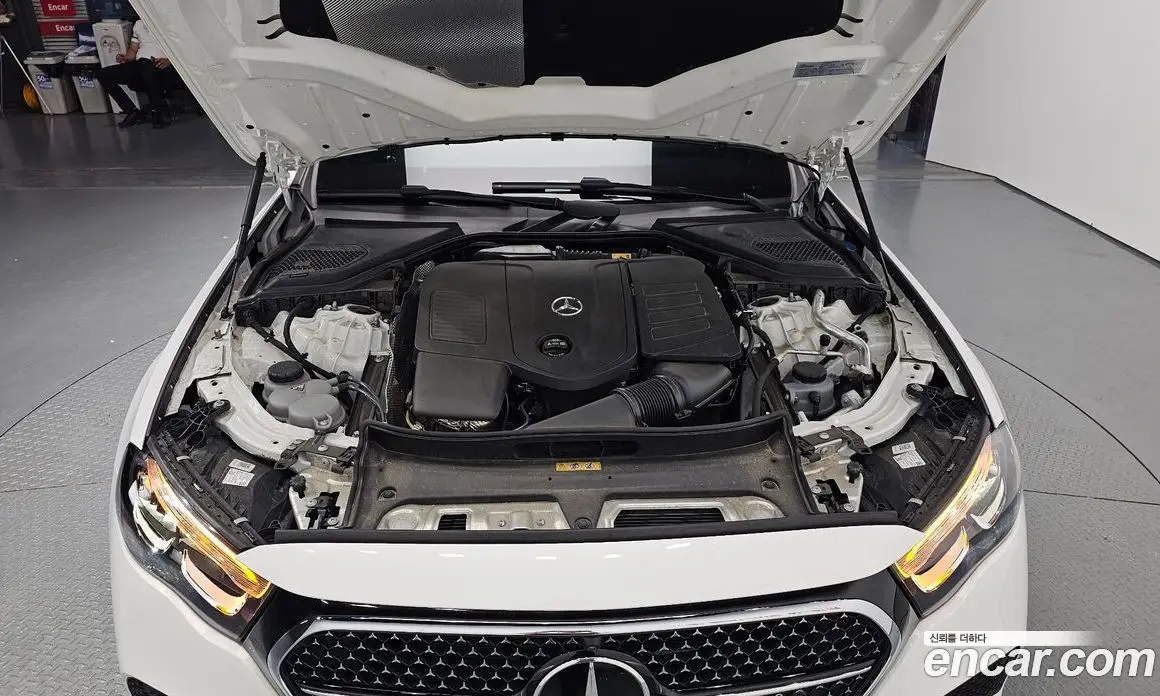 Mercedes-Benz E-Class 2024 2.0 автомат (гидро), фото 6