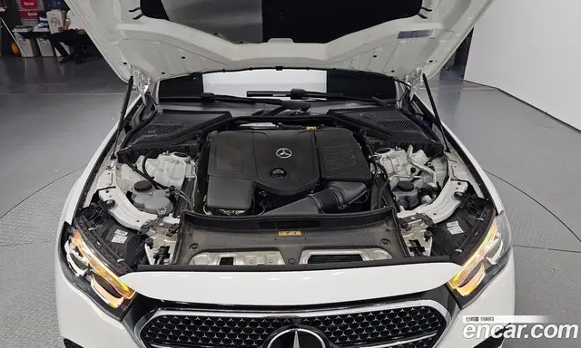 Mercedes-Benz E-Class 2024 2.0 автомат (гидро), миниатюра 6