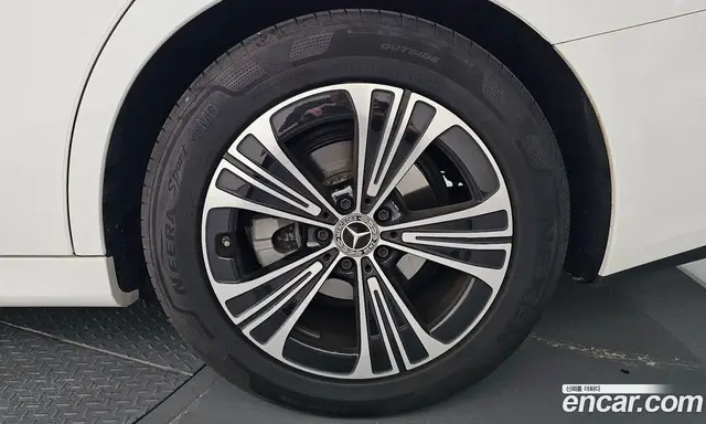 Mercedes-Benz E-Class 2024 2.0 автомат (гидро), миниатюра 7