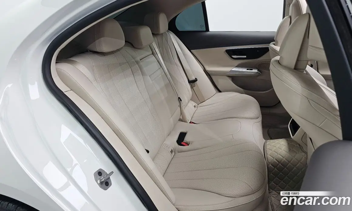 Mercedes-Benz E-Class 2024 2.0 автомат (гидро), фото 16