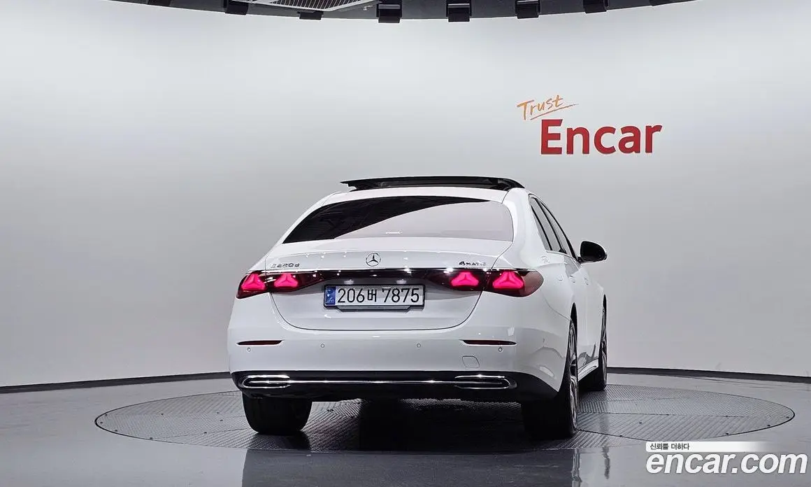 Mercedes-Benz E-Class 2024 2.0 автомат (гидро), фото 3