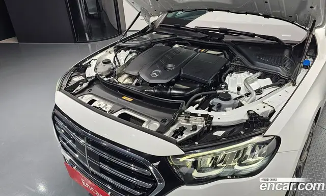 Mercedes-Benz E-Class 2024 2.0 автомат (гидро), миниатюра 5