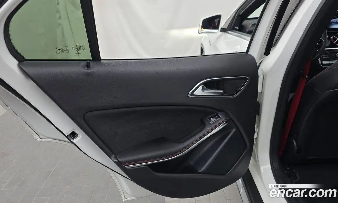 Mercedes-Benz GLA-Class 2019 2.0 автомат (гидро), фото 15