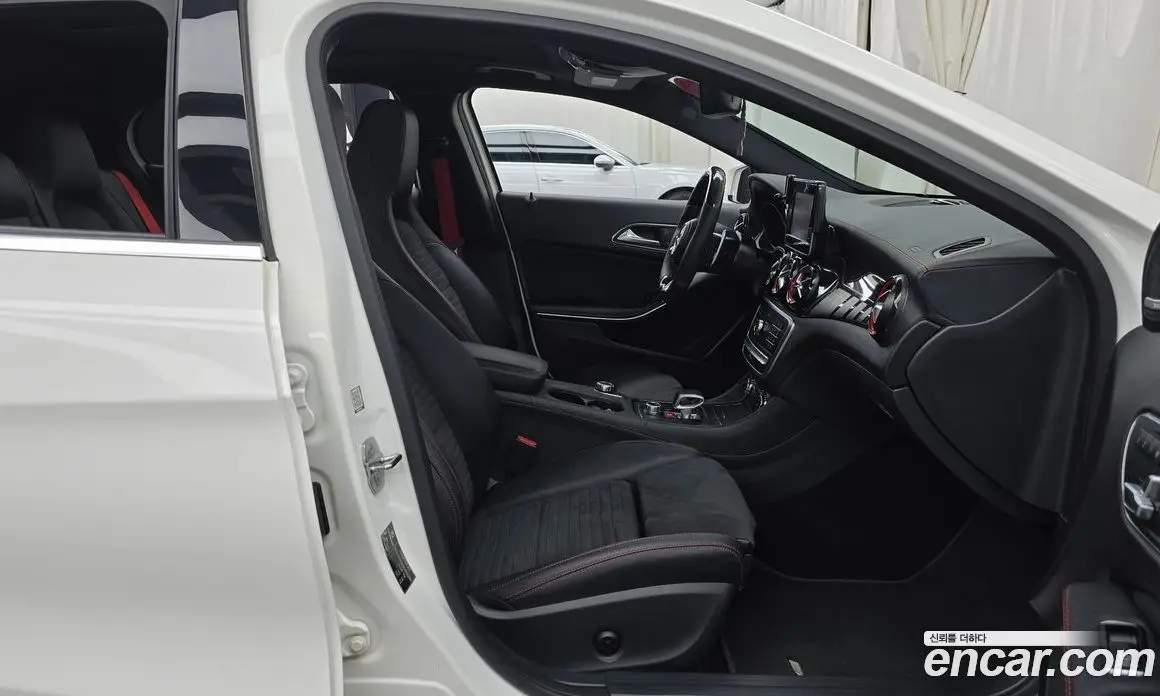 Mercedes-Benz GLA-Class 2019 2.0 автомат (гидро), фото 16