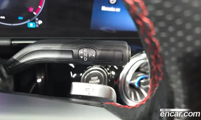 Mercedes-Benz GLA-Class 2024 2.0 автомат (гидро), миниатюра 12