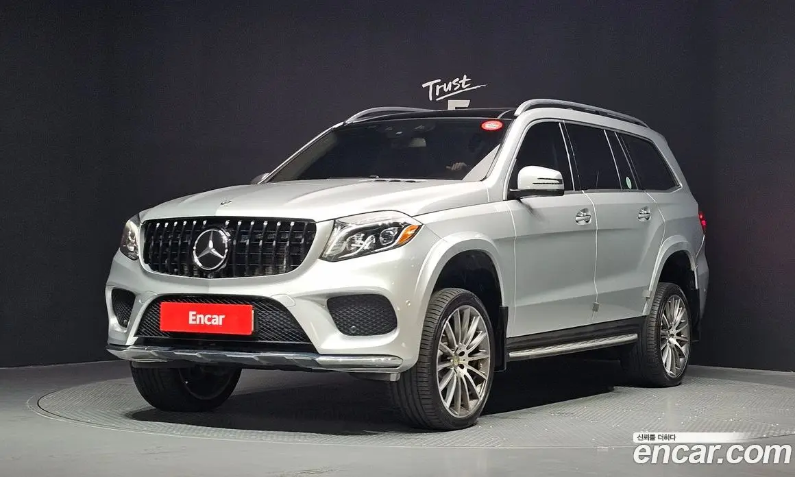 Mercedes-Benz GLS-Class 2017 4.7 автомат (гидро), фото 1 Mercedes-Benz GLS-Class 2017 4.7 автомат (гидро), фото 1