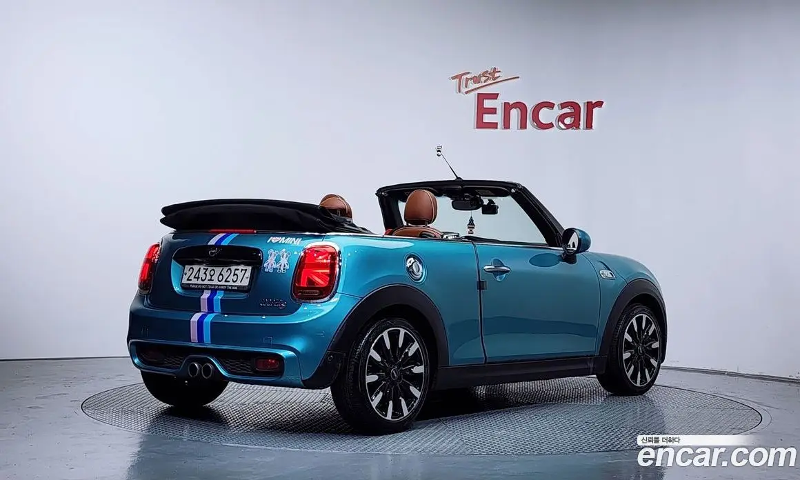 Mini Cooper Convertible 2018 2.0 автомат (гидро), фото 2 Mini Cooper Convertible 2018 2.0 автомат (гидро), фото 2