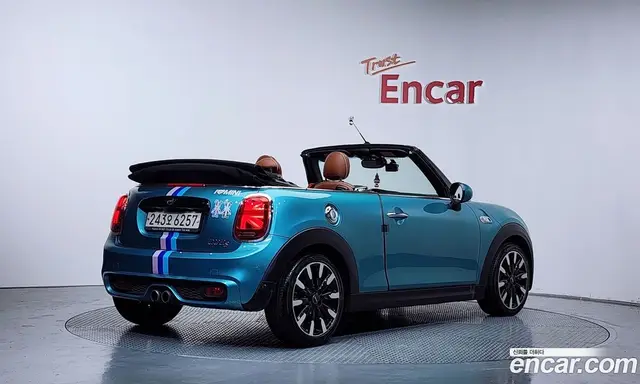 Mini Cooper Convertible 2018 2.0 автомат (гидро), миниатюра 2 Mini Cooper Convertible 2018 2.0 автомат (гидро), миниатюра 2