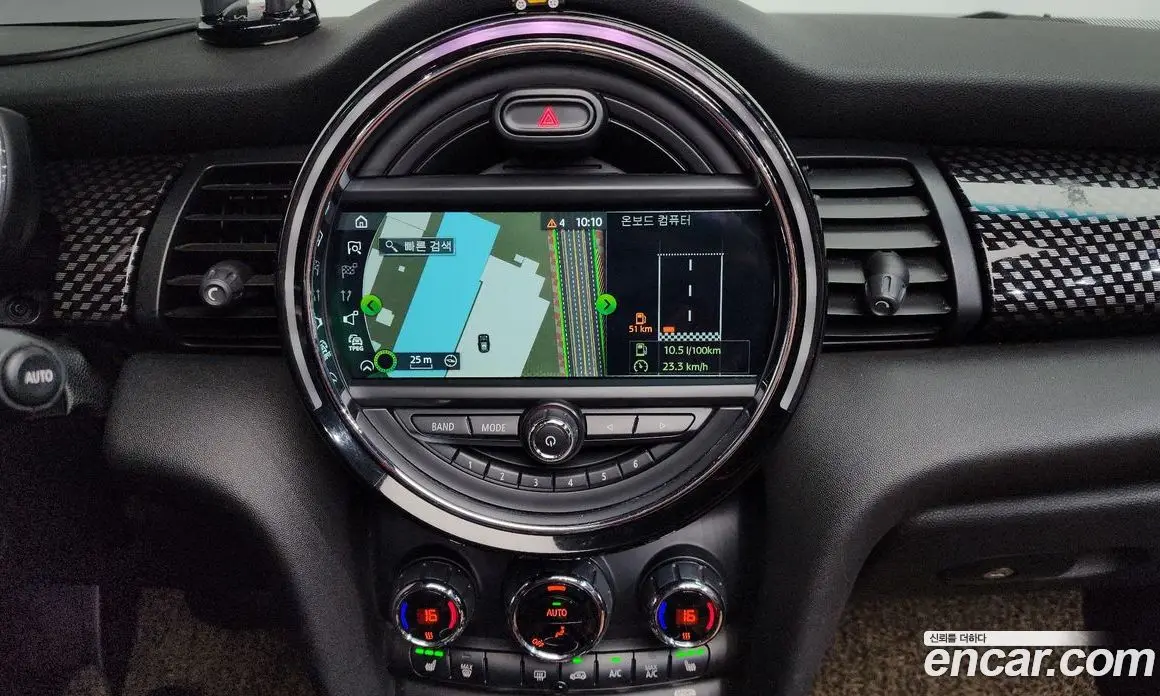 Mini Cooper Convertible 2018 2.0 автомат (гидро), фото 18 Mini Cooper Convertible 2018 2.0 автомат (гидро), фото 18