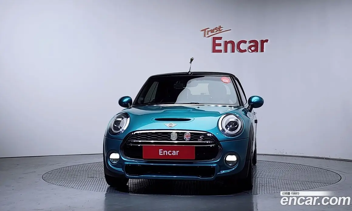 Mini Cooper Convertible 2018 2.0 автомат (гидро), фото 3 Mini Cooper Convertible 2018 2.0 автомат (гидро), фото 3