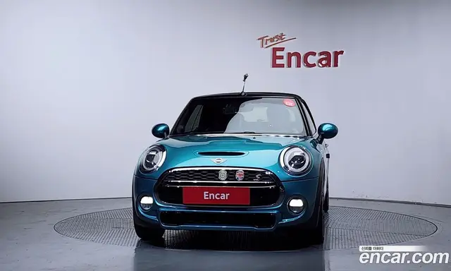 Mini Cooper Convertible 2018 2.0 автомат (гидро), миниатюра 3 Mini Cooper Convertible 2018 2.0 автомат (гидро), миниатюра 3