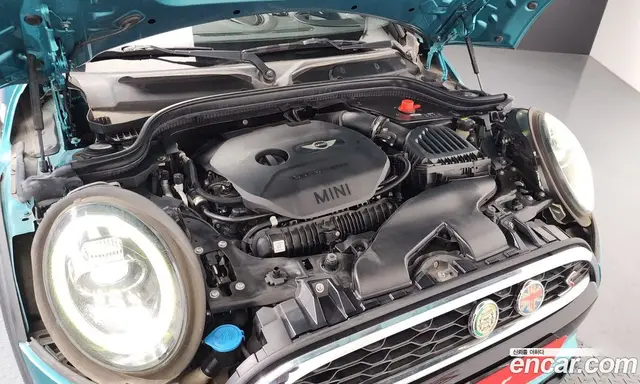 Mini Cooper Convertible 2018 2.0 автомат (гидро), миниатюра 6 Mini Cooper Convertible 2018 2.0 автомат (гидро), миниатюра 6