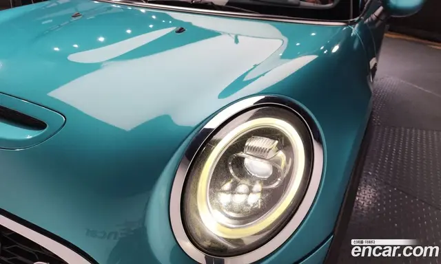 Mini Cooper Convertible 2018 2.0 автомат (гидро), миниатюра 8 Mini Cooper Convertible 2018 2.0 автомат (гидро), миниатюра 8