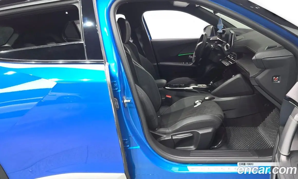 Peugeot 2008 2023 0.1 автомат (гидро), фото 15