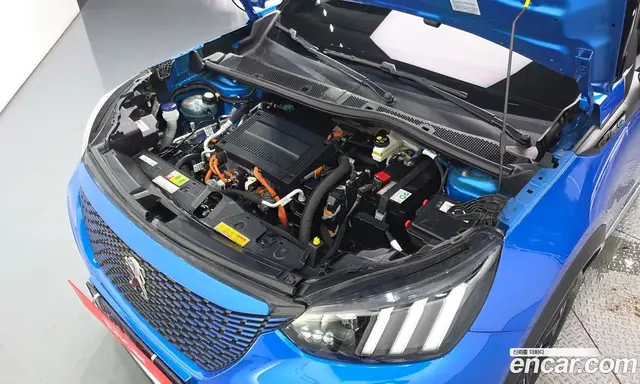 Peugeot 2008 2023 0.1 автомат (гидро), миниатюра 5