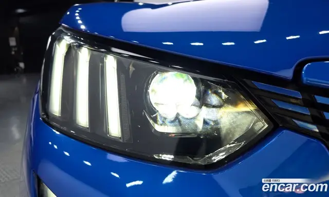 Peugeot 2008 2023 0.1 автомат (гидро), миниатюра 7