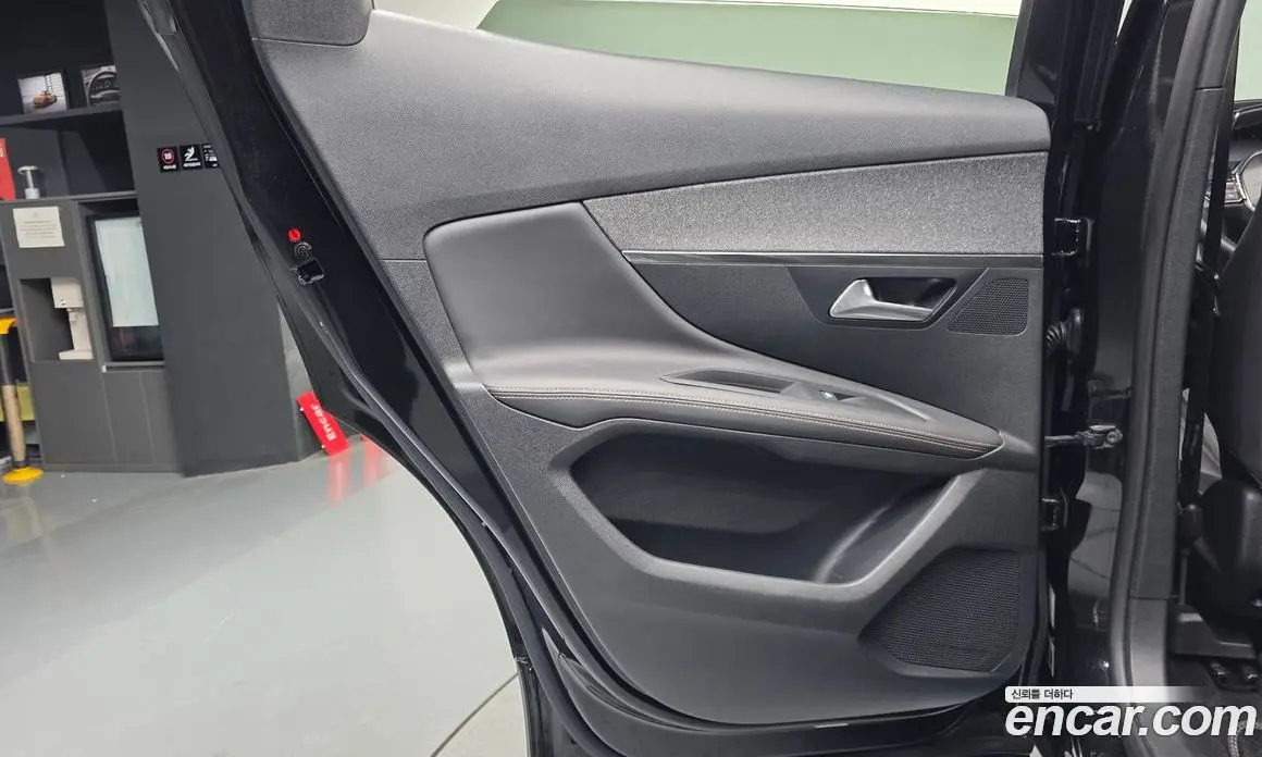 Peugeot 3008 2018 1.6 автомат (гидро), фото 15 Peugeot 3008 2018 1.6 автомат (гидро), фото 15