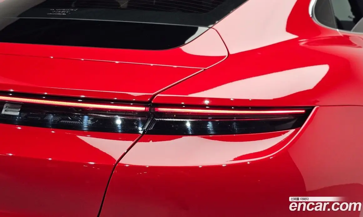 Porsche Taycan 2021 0.1 автомат (гидро), фото 8