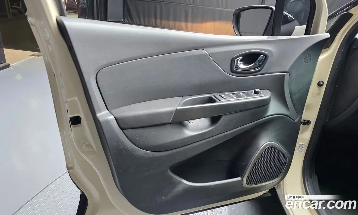 Renault (Samsung) QM3 2015 1.5 автомат (гидро), фото 14 Renault (Samsung) QM3 2015 1.5 автомат (гидро), фото 14