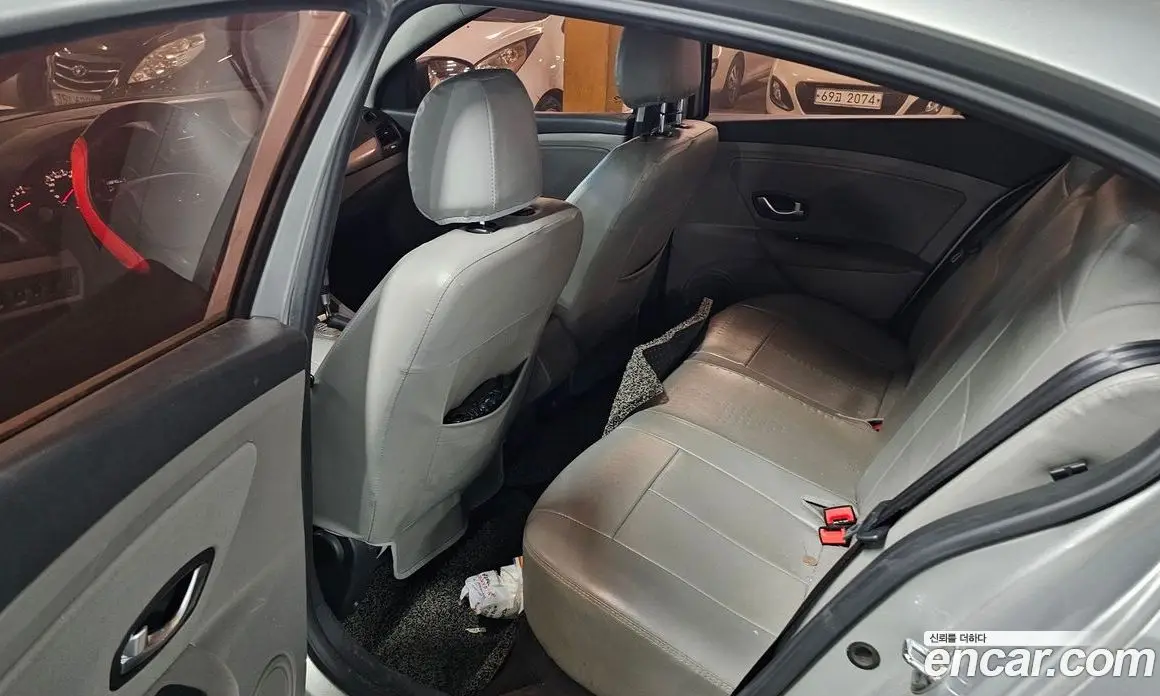 Renault (Samsung) SM3 2010 1.6 автомат (гидро), фото 8 Renault (Samsung) SM3 2010 1.6 автомат (гидро), фото 8