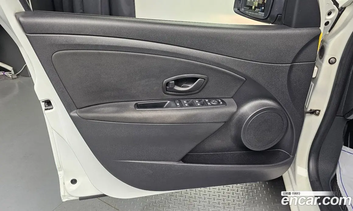 Renault (Samsung) SM3 2015 1.6 автомат (гидро), фото 14 Renault (Samsung) SM3 2015 1.6 автомат (гидро), фото 14
