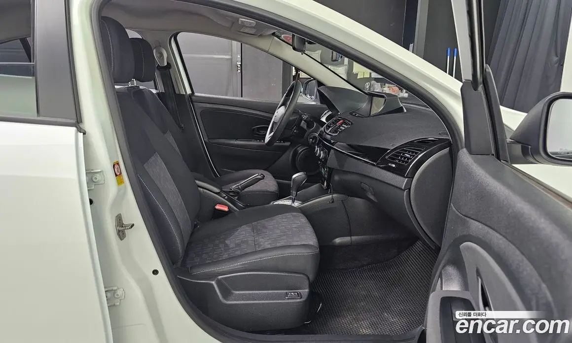 Renault (Samsung) SM3 2015 1.6 автомат (гидро), фото 18 Renault (Samsung) SM3 2015 1.6 автомат (гидро), фото 18