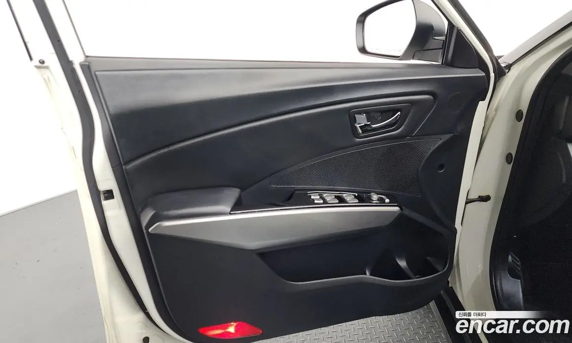SsangYong TIBOLI 2015 1.6 автомат (гидро), фото 14