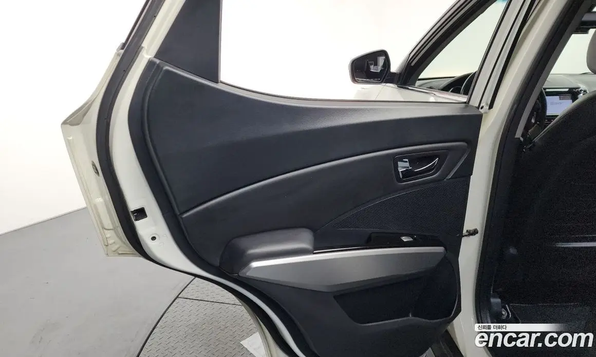 SsangYong TIBOLI 2015 1.6 автомат (гидро), фото 15